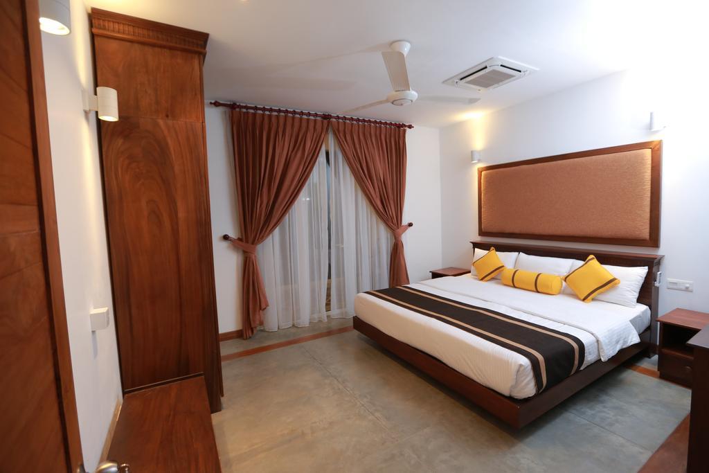 Refresh Hotel Хіккадува Екстер'єр фото