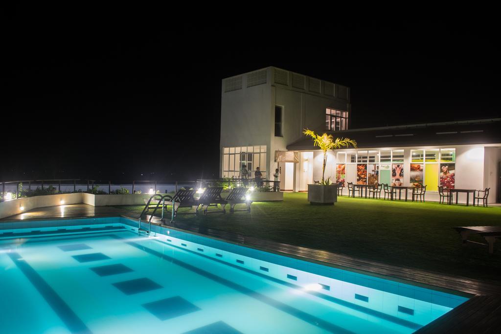 Refresh Hotel Хіккадува Екстер'єр фото