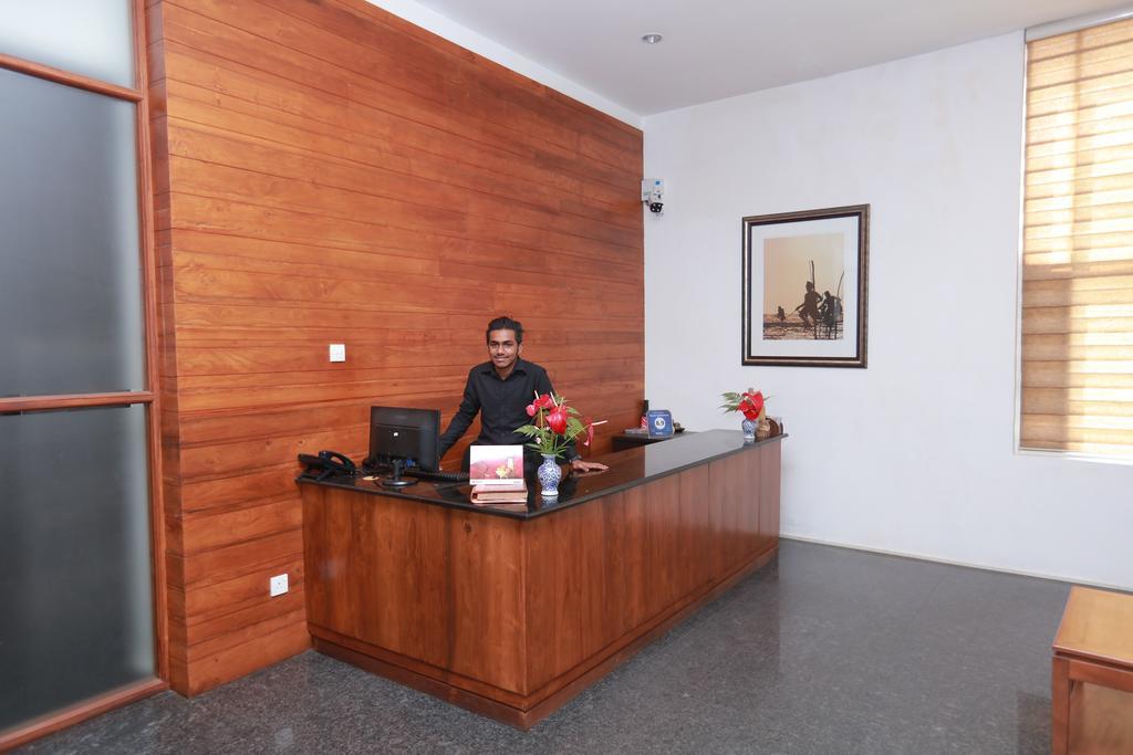 Refresh Hotel Хіккадува Екстер'єр фото