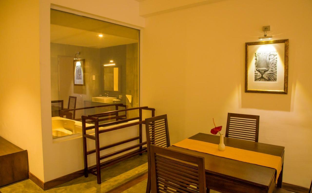 Refresh Hotel Хіккадува Екстер'єр фото