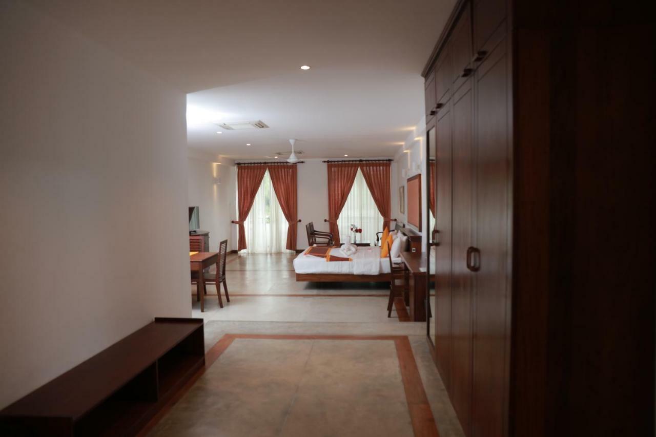 Refresh Hotel Хіккадува Екстер'єр фото